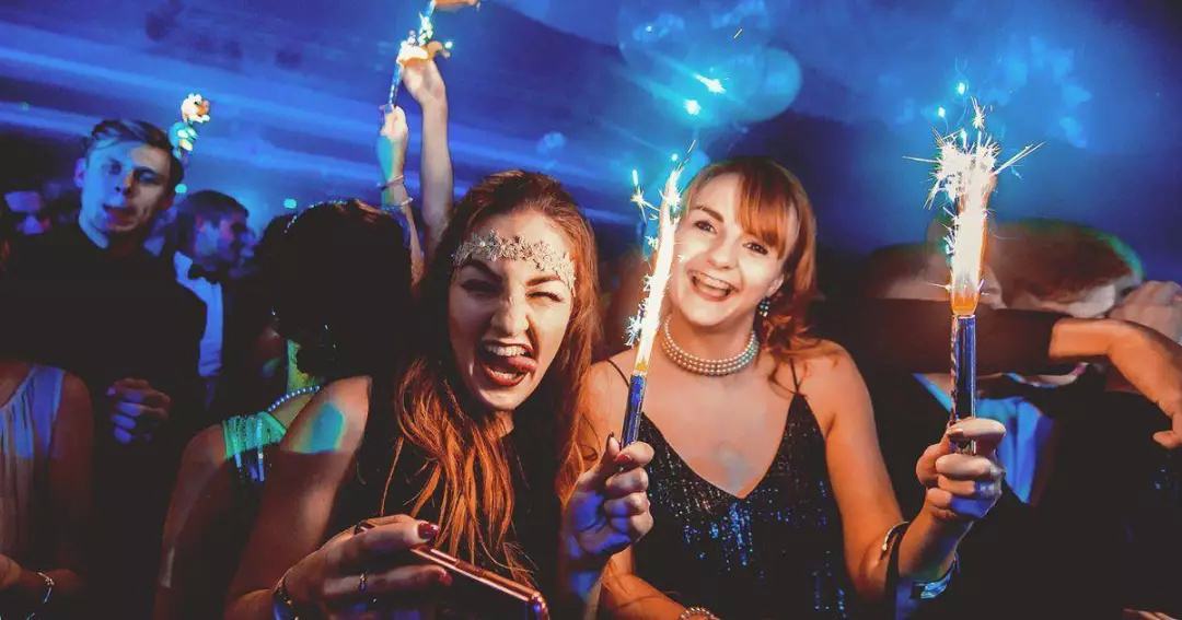 那些夜场蹦迪的女孩儿后来都怎么样了