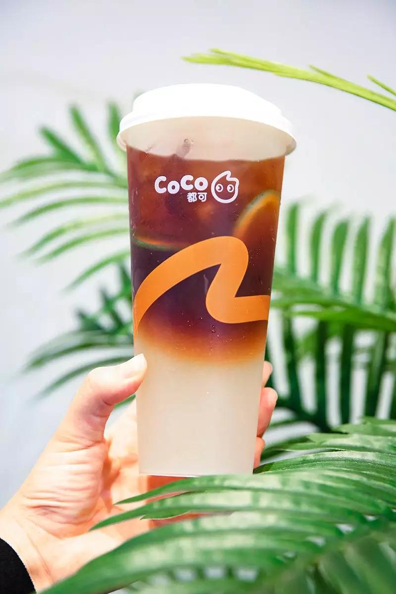 浅尝一口,馥郁细腻的咖啡味在舌尖萦绕~寒意渐浓的深秋和姐妹来coco