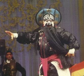 "短小,精悍,巧"的《芦花荡》_张飞