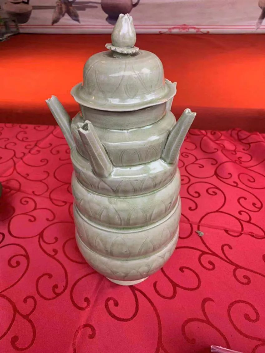 南宋湖田窑执壶宋代茅店窑碗清代牌匾恭喜以上的十件古董荣获"光泽