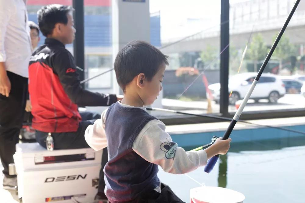 垂钓学院德森台钓培训班小白垂钓不再难