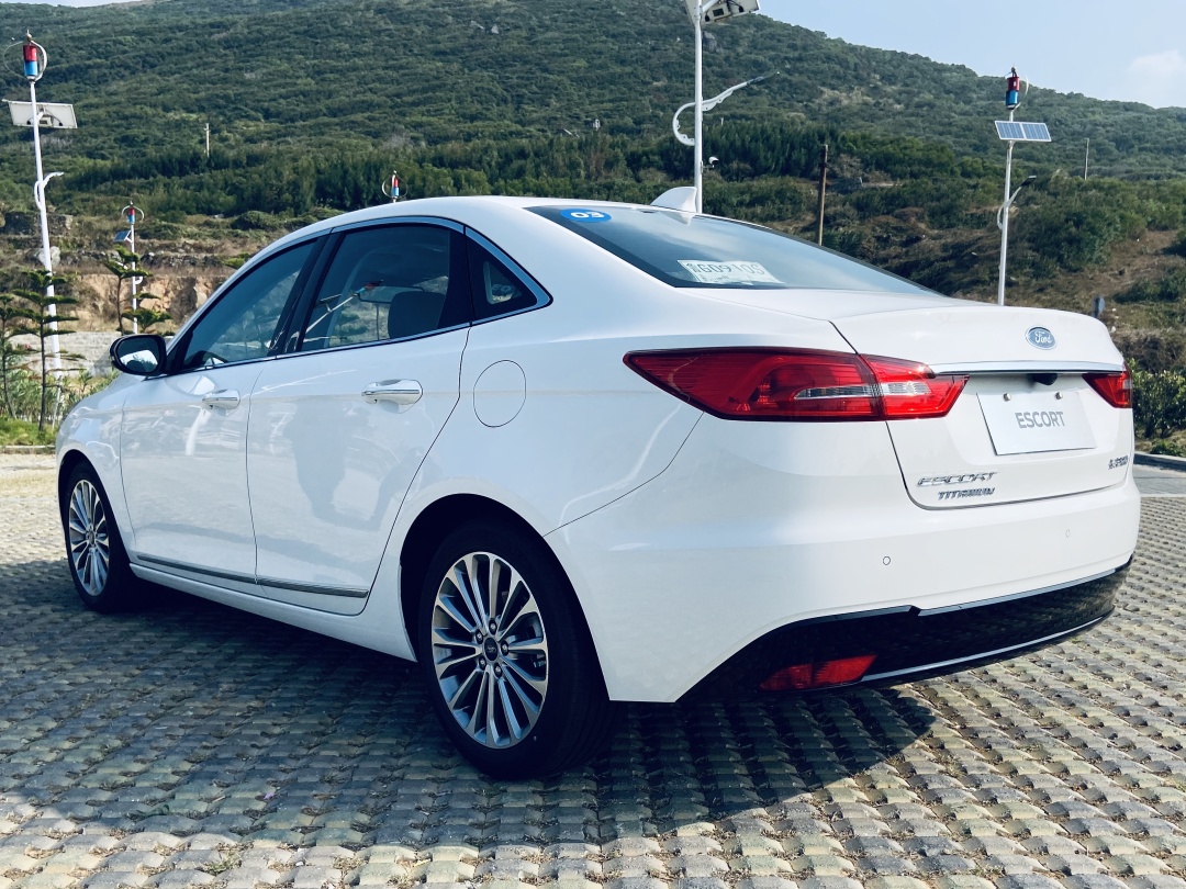 试驾2019款福睿斯,是台靠谱的"三缸机"