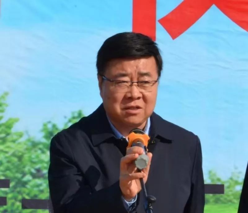 市委书记夏斌宣布宁夏晨宏科技有限公司年产20万吨再生铅资源化利用