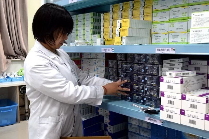 现有药物不能很好的控制疾病,需住院慢慢调理,但因家境困难,付不起