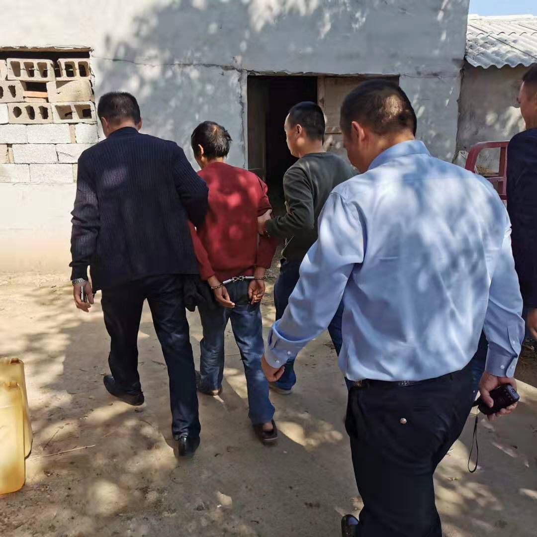 云剑行动红安警方抓获一名网上在逃毒贩