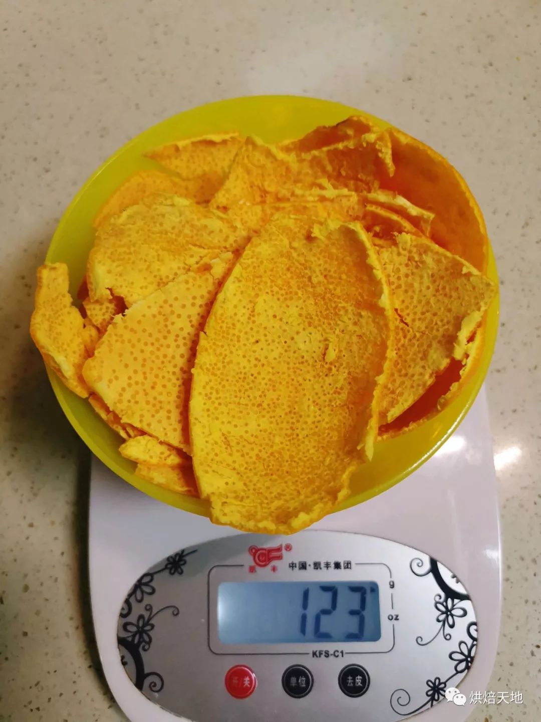 吃剩的橙皮不要丢做成糖渍橙皮止咳去痰