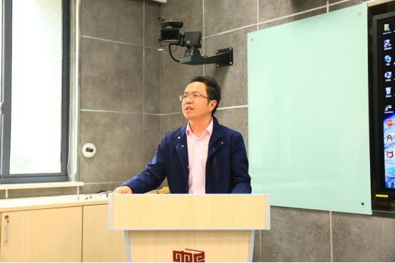 陶德华,夏雁两位老师对备课和上课的过程做了一个简短的总结和说明