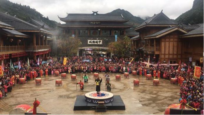 今日道真傩城1000桌游客同享三幺台美食盛宴