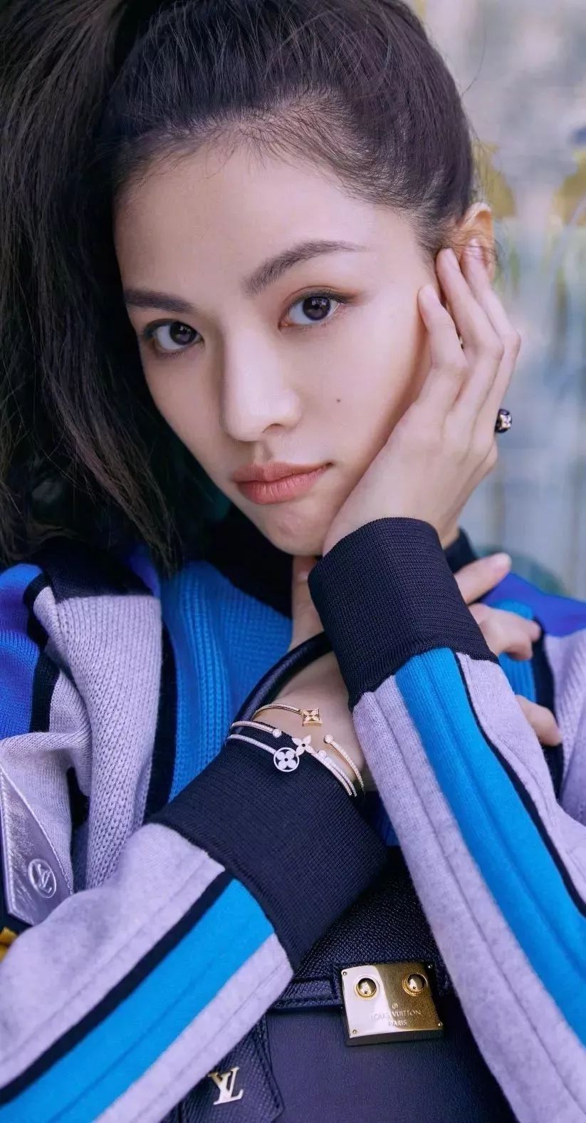 微 笑晨 风不论什么鞋,最重要的是合脚;不论什么样的姻缘,最美妙的是