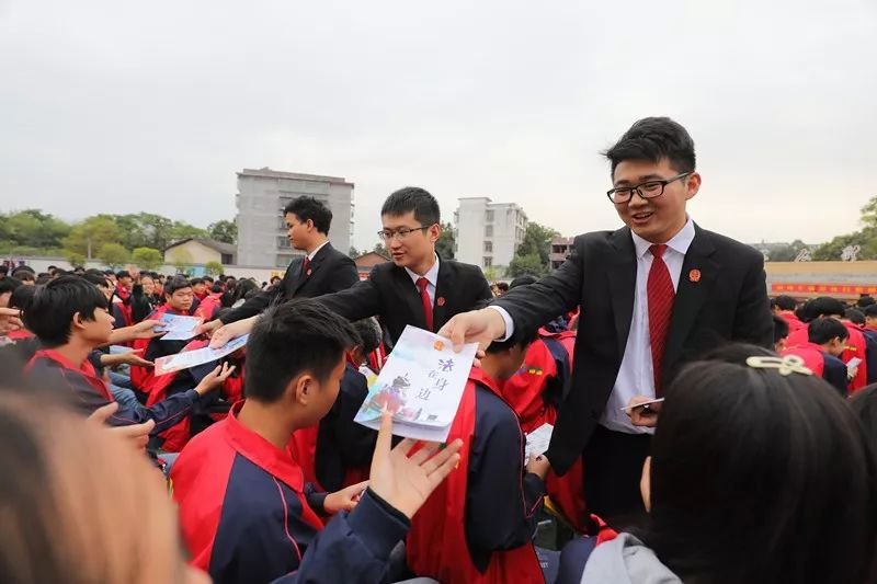 送法进校园走进宁都四中刑庭女法官的这堂课您值得一看