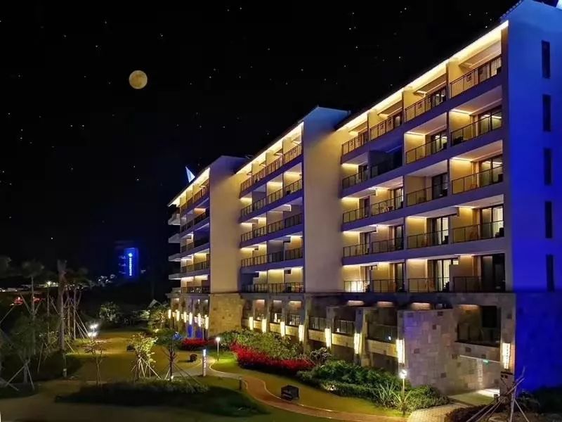 lavennalavenna2019年8月20日,正在礼宾柜台服务宾客的金钥匙廖波波