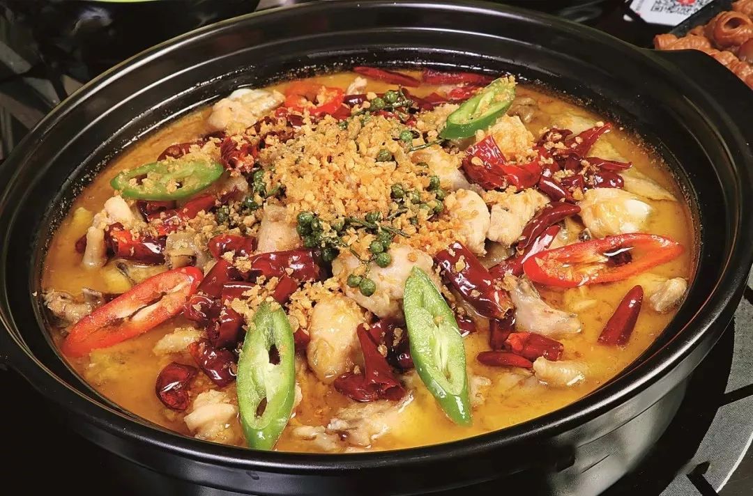 鸡情无限酸汤鸡煲