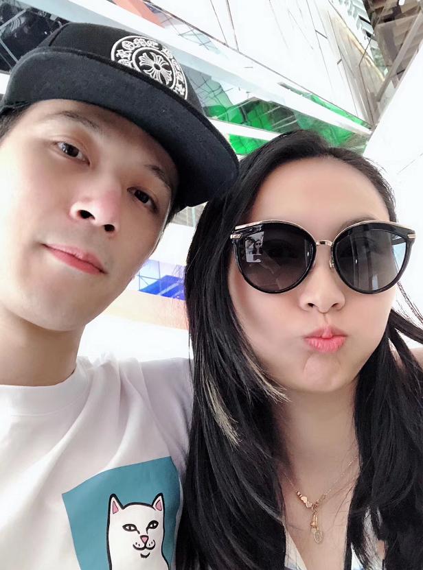 恭喜!国羽功勋王仪涵领证结婚,众队友纷纷送上祝福