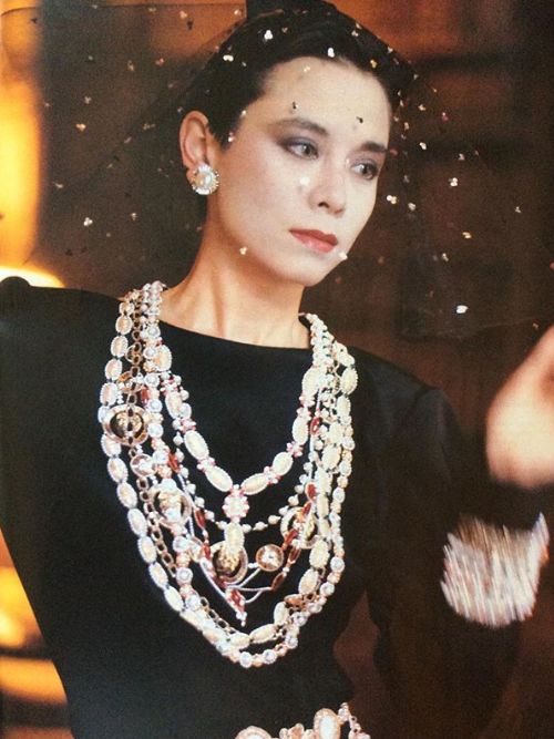 刘玉玲是如何带着80年代时尚跑偏的