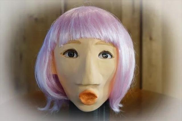 日本脑洞达人自制接吻机想要爽一把结果被无情撞飞