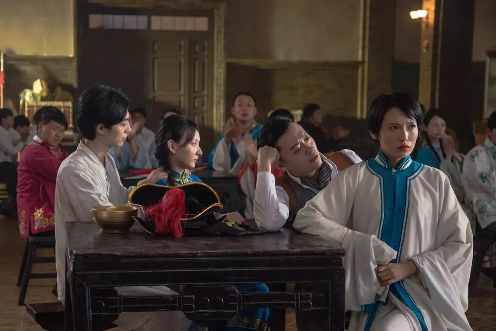 本片根据民国重庆鬼戏班真实灵异事件改编,惊悚悬疑恐怖烧脑,吓人场面