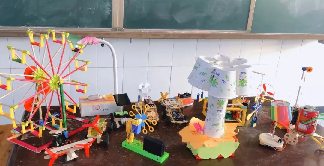 科技小发明 创意大惊喜 ——四年级三班科技小制作评选活动_生活