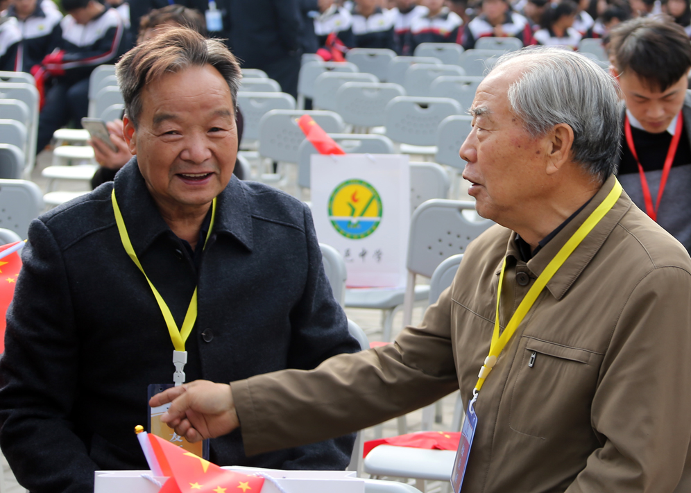 大荔朝邑中学80年校庆600校友回娘家重温难以割舍的校园情