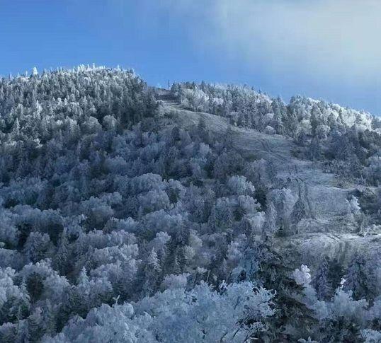 醉美高山雾凇景惊现北大湖壶银色天地尽显磅礴