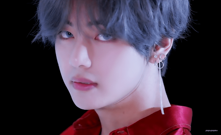 带耳环的金泰亨这个男人真的好绝