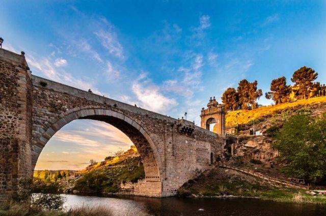 达芬奇曾设计出280米长的石拱桥专家经过分析说方案可行