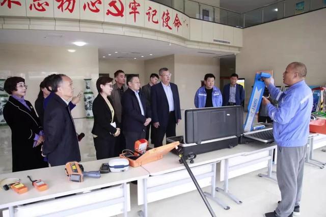 枣庄市人大,市妇联调研帮包外资企业