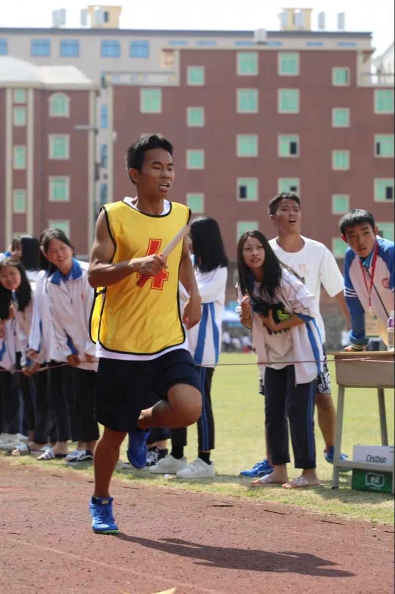 青春十月奋斗不止晋江华侨职校第二十二届田径运动会闭幕