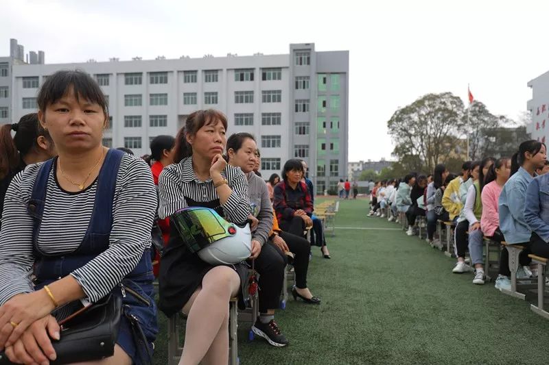 送法进校园走进宁都四中刑庭女法官的这堂课您值得一看