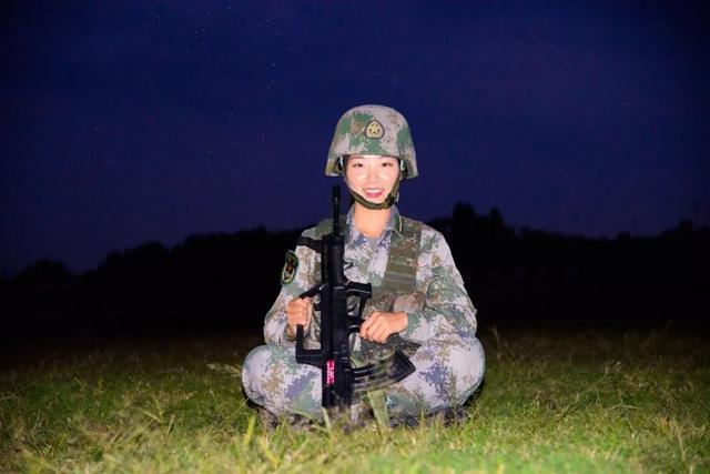有一种"整容"叫当兵!有种帅气叫中国军人 她们将青春献给国防