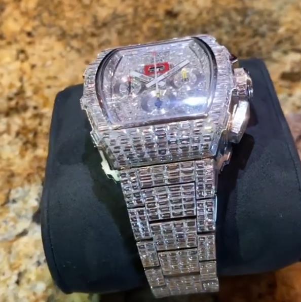 原创土豪梅威瑟再度炫富抛出3700万私人订制钻石手表就是让你嫉妒