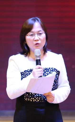 李栋老师总结点评如何让学生在课堂上真正有所收获,如何引导学生研究