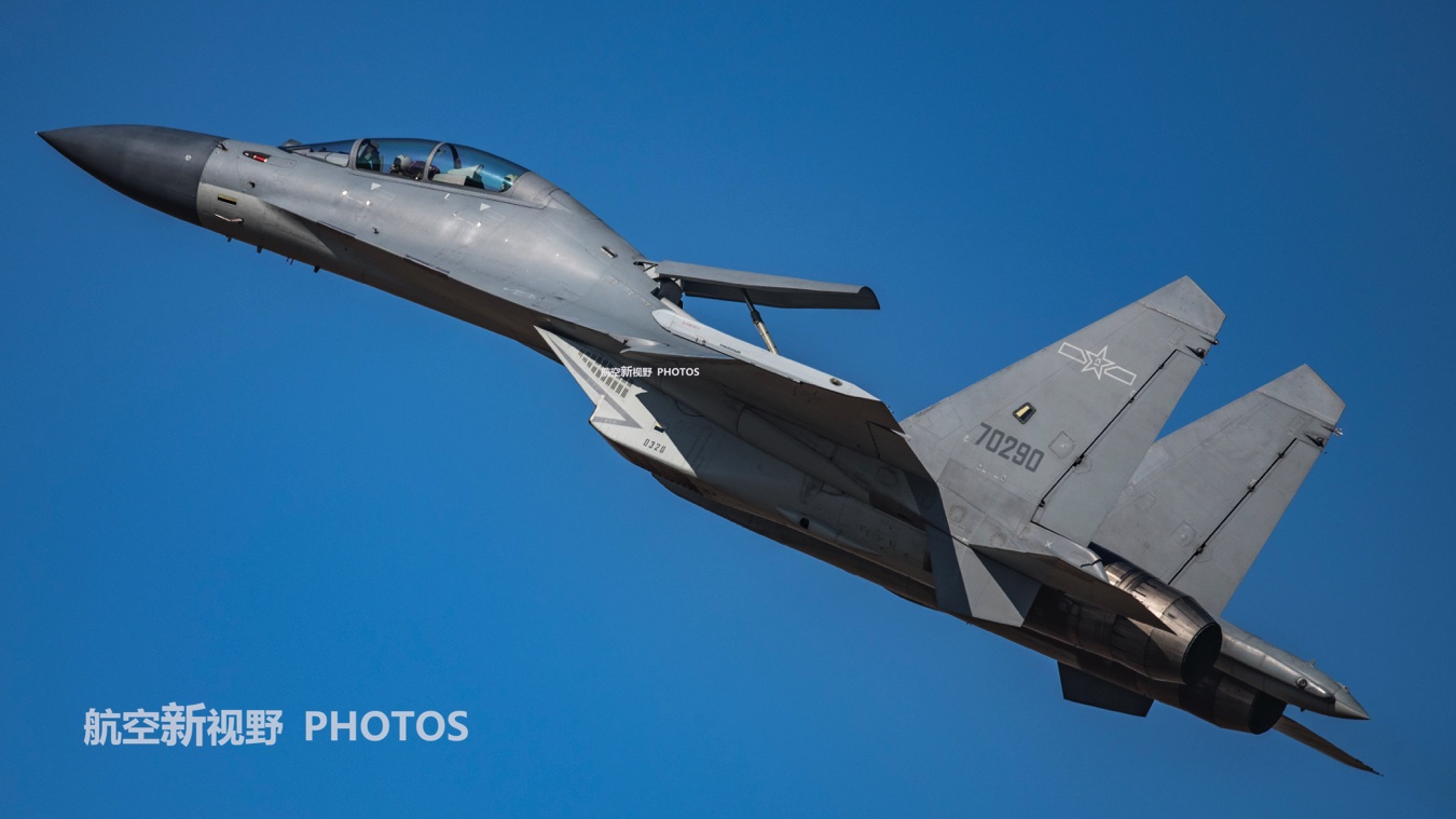 国产第一款三代半重型战机沈飞歼16性能不俗海空军不二之选