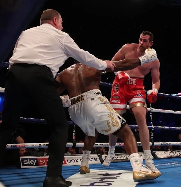 刚刚,刘易斯爱徒惨遭4回合ko,职业生涯7负7场被ko,或面临退役