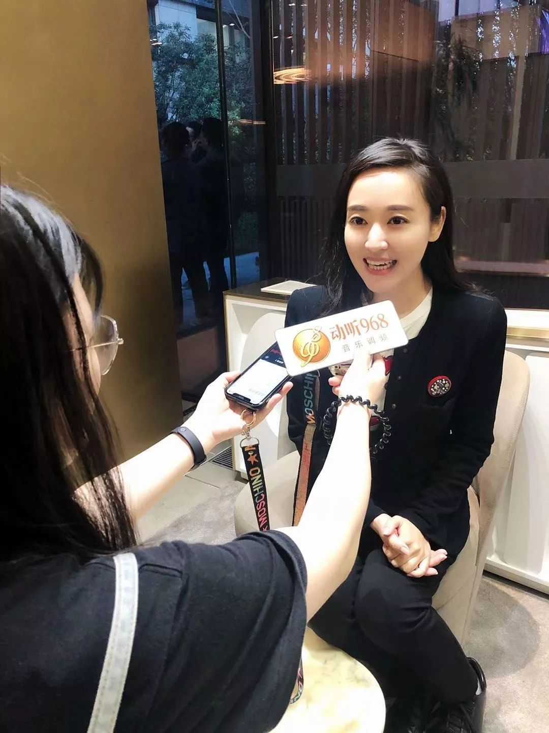 怎不忆江南周旋回乡唱起人间西湖