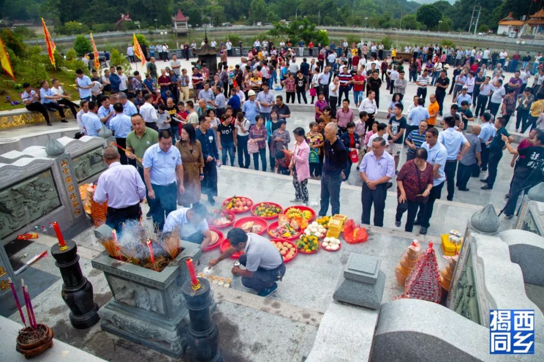 热闹祭拜河婆蔡氏始祖二世祖三世祖活动