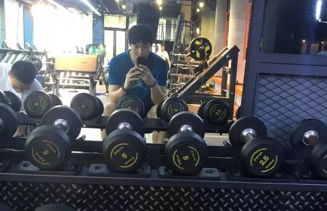 cba最勤奋球员竟是最胖的那一位,史蒂芬森:他真是个怪物_王哲林