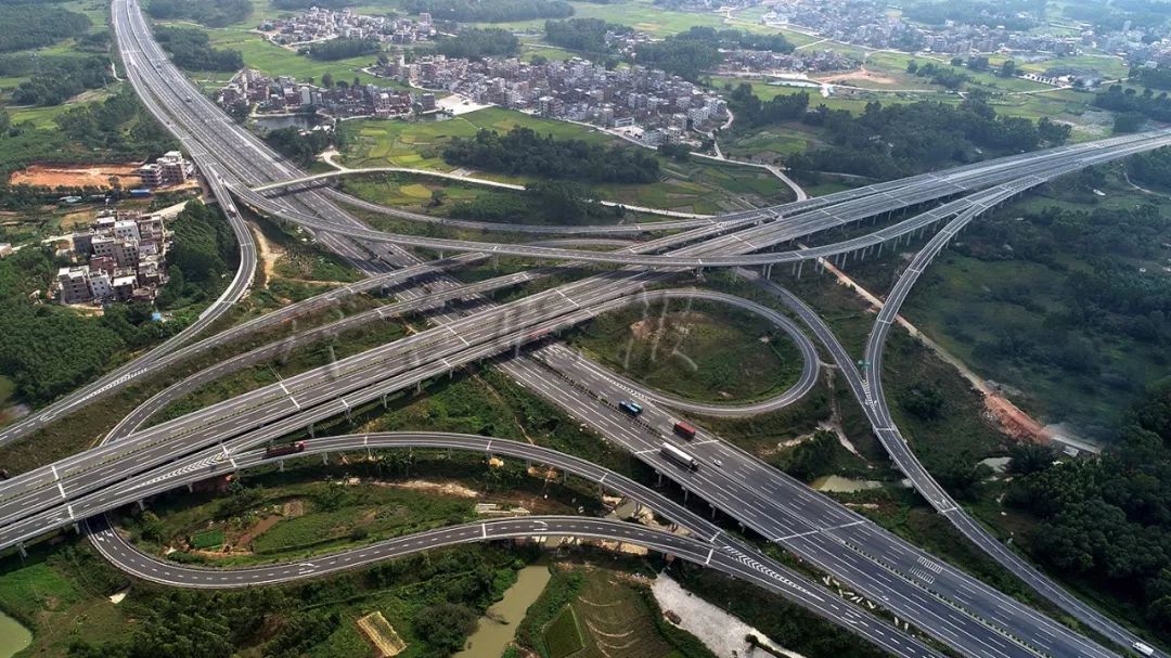 2015年底,包茂高速公路粤境段通车.