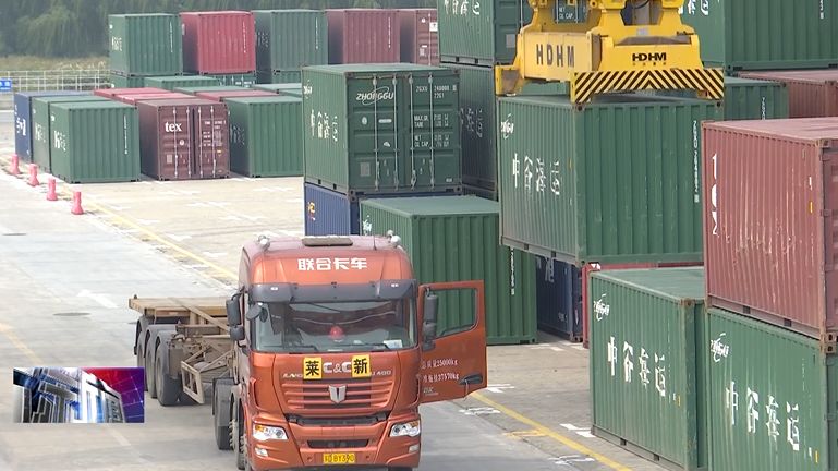 金坛港运行"双满月" 标箱货柜运输量破千