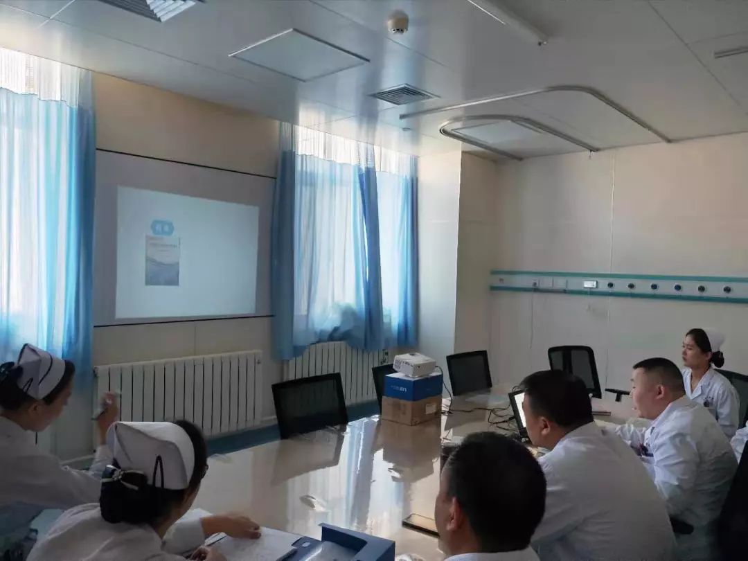 呼市妇幼保健院综合外科开展科室质控培训会议