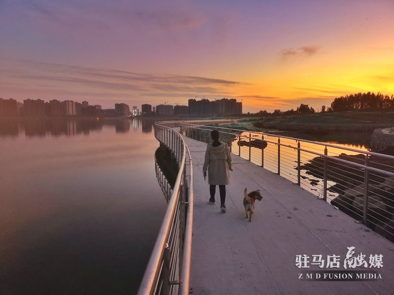 落霞与湖水共享一色:驻马店市新建人民公园芳容初现_建设