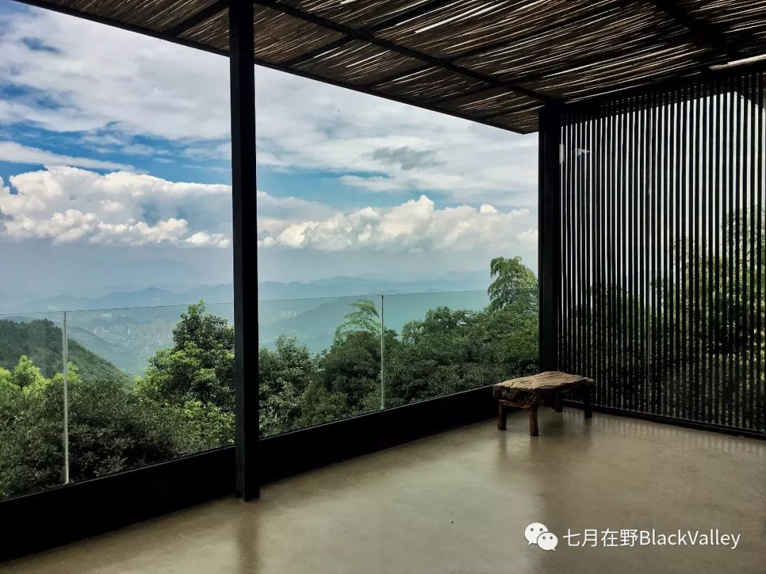 走进黑山谷感受七月在野