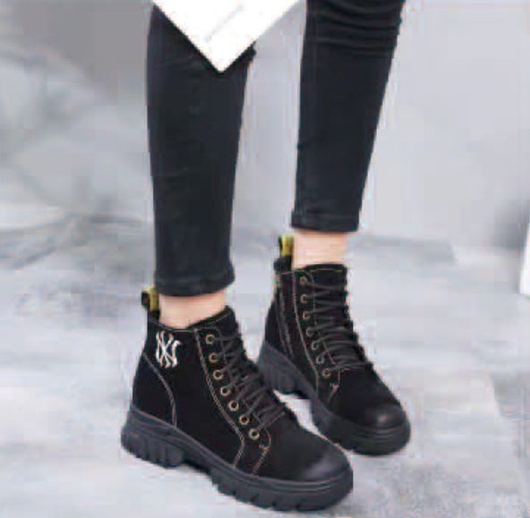 万德隆时代广场邓州店昕然情缘女鞋购满298元免费赠送高端净水机一台