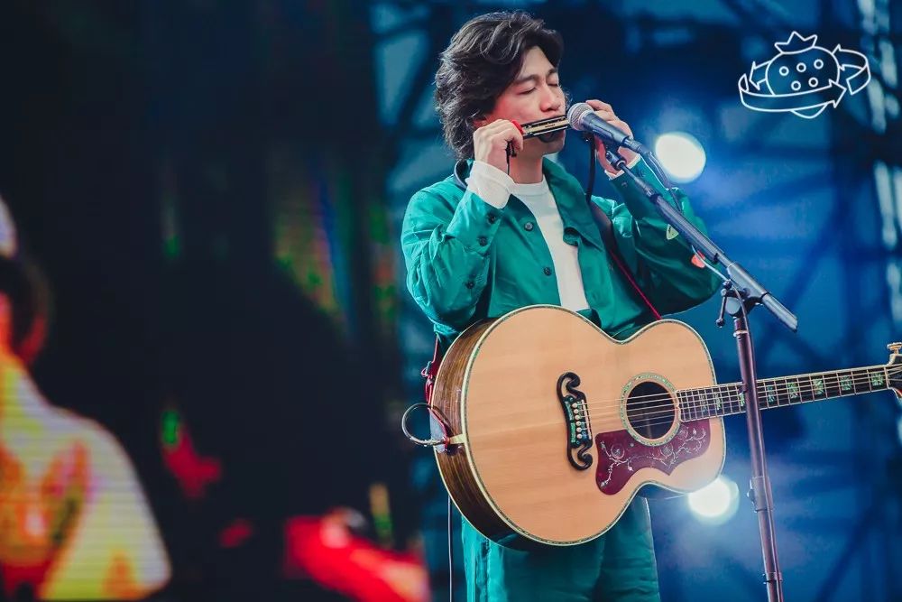 117低苦艾15年10张唱片年年都巡演他们疯了吧