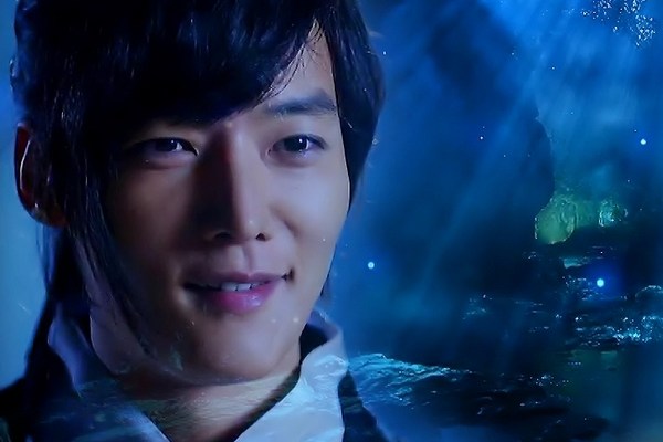 崔振赫20岁出道为家里还债 10年龙套生活超心酸 凭皇后的品格走红