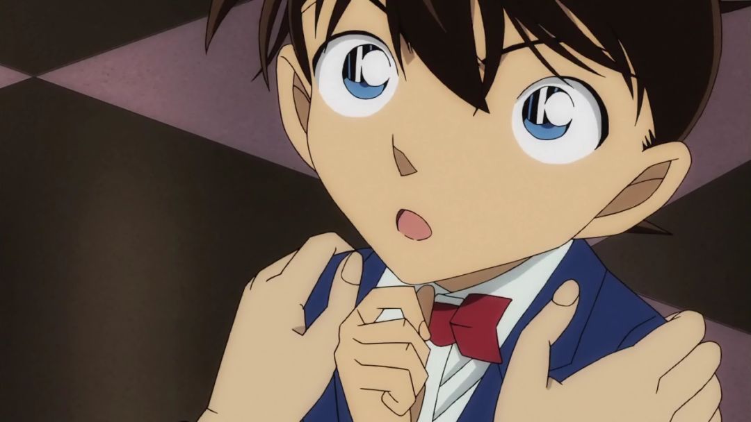 为什么柯南总穿一套西装