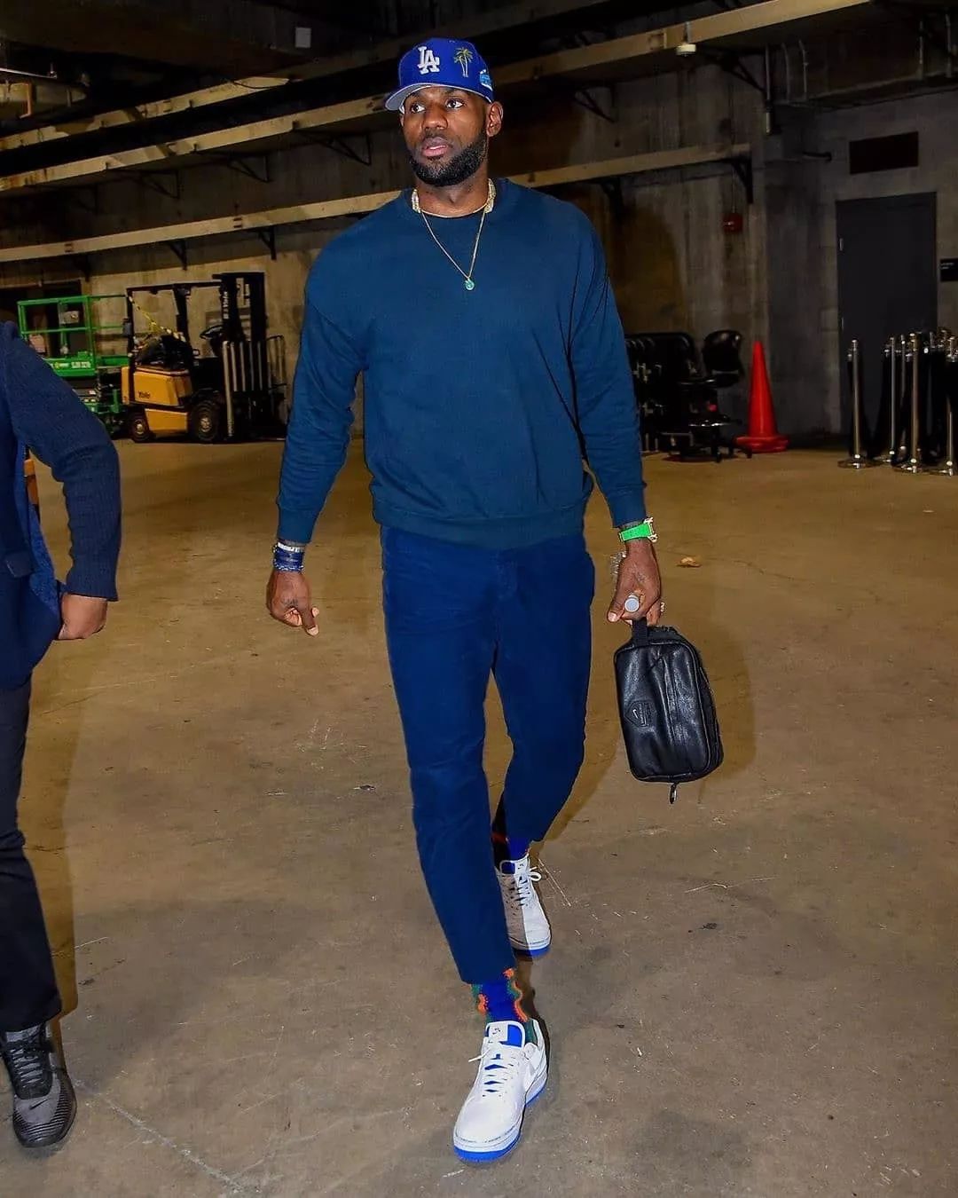 赢了湖人两连胜霍华德8中8考辛斯10中8