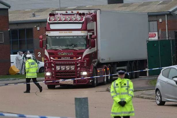 英国集装箱藏尸案有反转门上全是血手印多人衣不蔽体