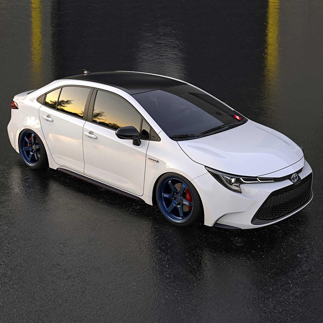 搭配18寸蓝色volk racing te37sl轮毂的丰田卡罗拉