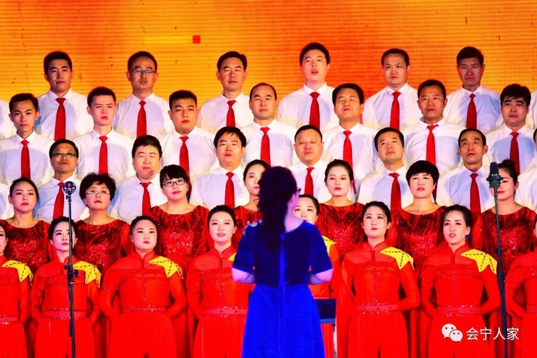 会宁县财税系统合唱团比赛的曲目是《时代号子》,《复兴的力量》