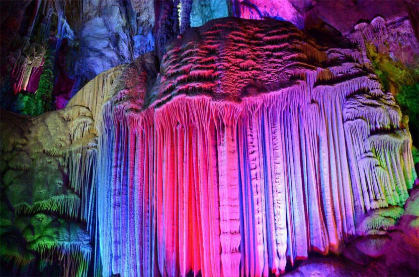 造物主的鬼斧神工,桂林银子岩._阳朔